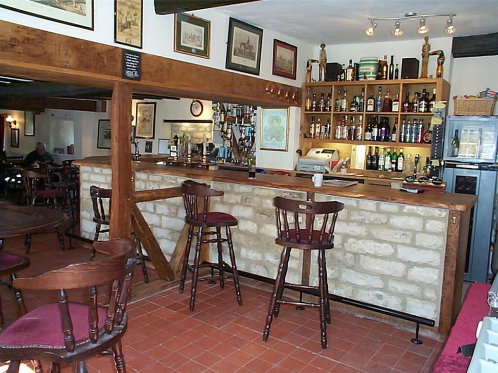 The Fox & Hounds Hotel Faringdon Bagian luar foto